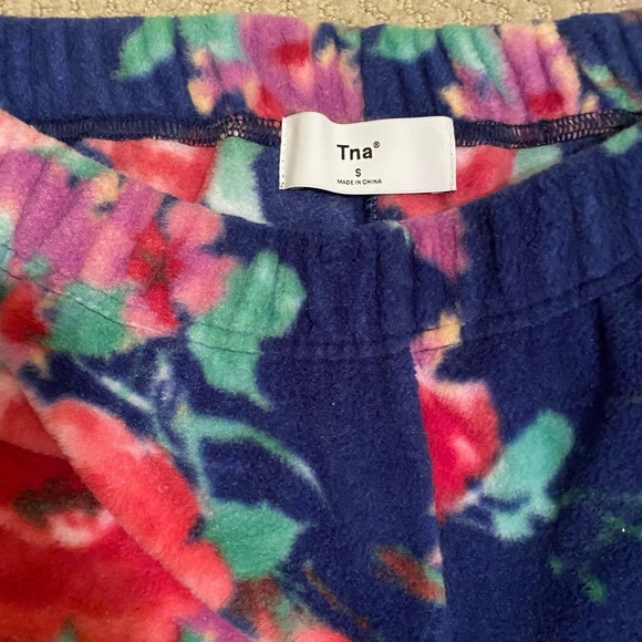Aritzia TNA polar fleece sweatpants - one of a kind - Picture 2 of 2